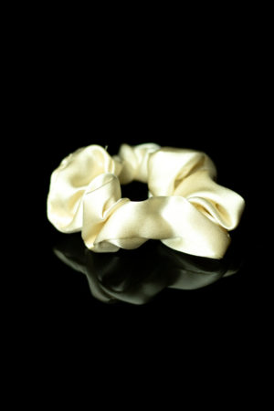 Hedvábná gumička do vlasů scrunchie